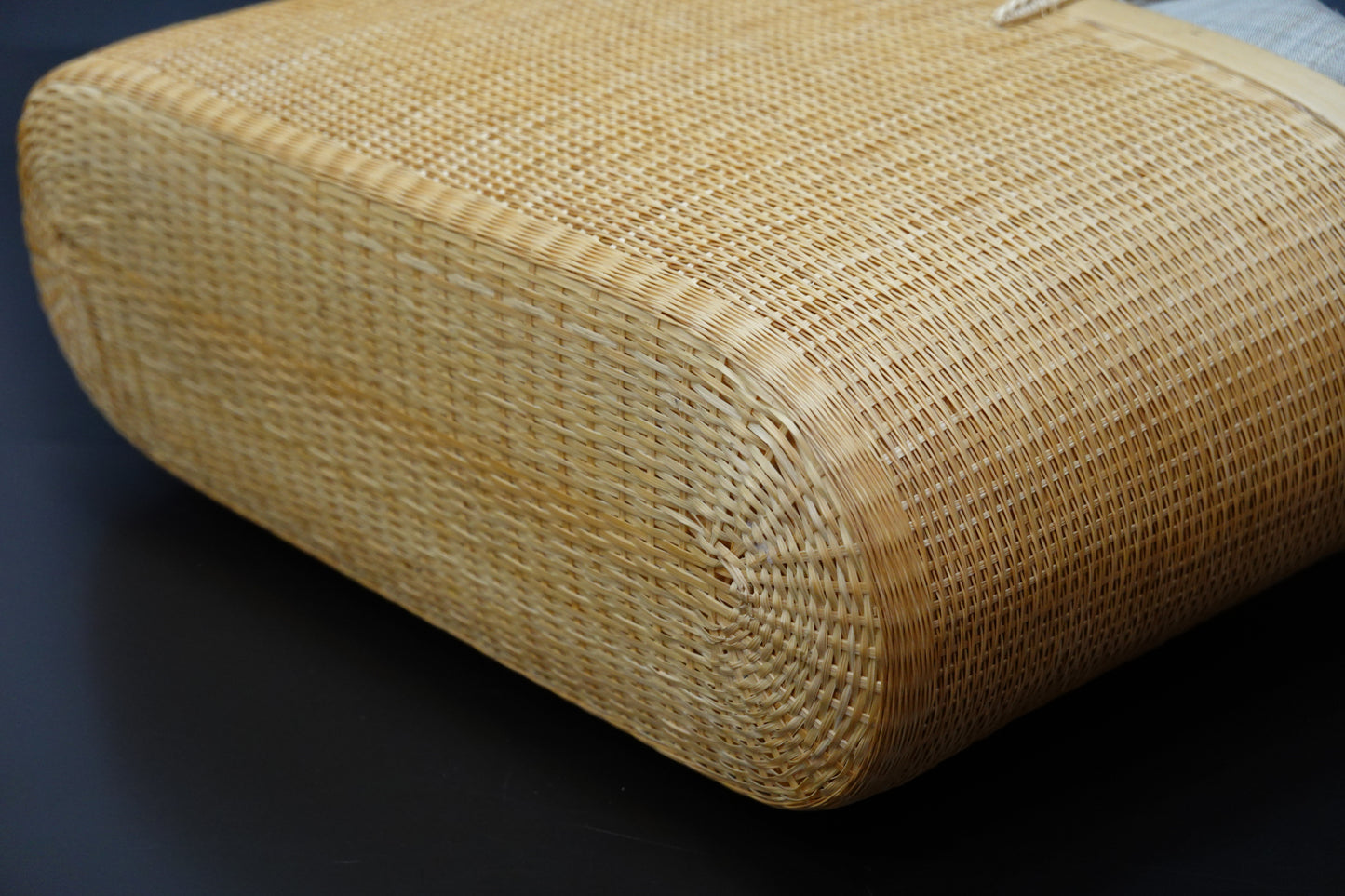 【KOMKRIT工房】タイ王室御用達 竹工藝 籠バッグ 生成り×グレー麻〈SACRA〉