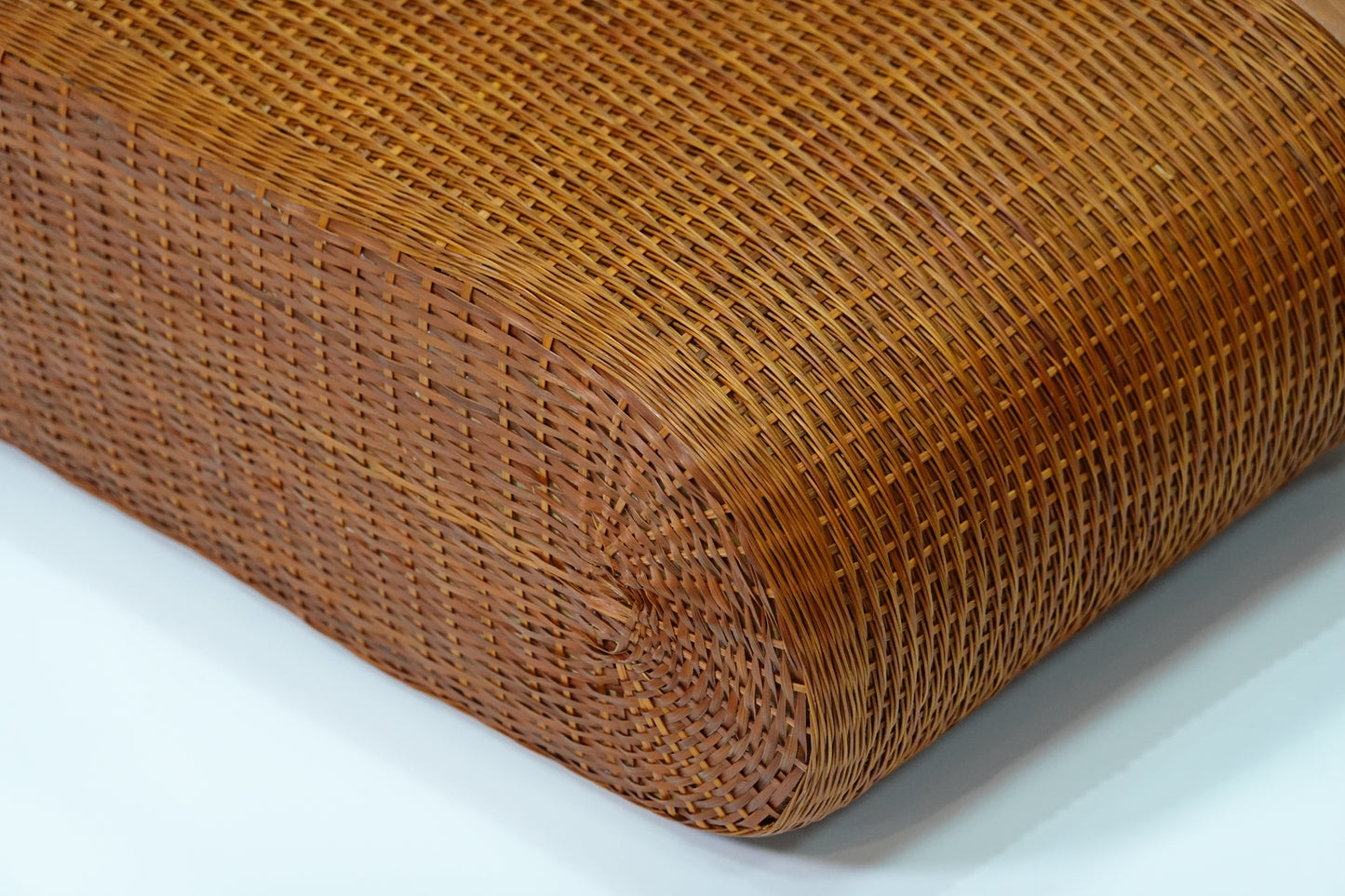 【KOMKRIT工房】タイ王室御用達 竹工藝 籠バッグ 茶×生成り麻〈SACRA〉