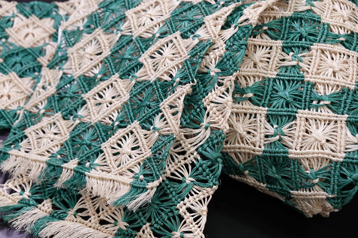 【誉田屋源兵衛】芭蕉通風段文 市松 緑 〈半巾帯〉 - きものKUREHA