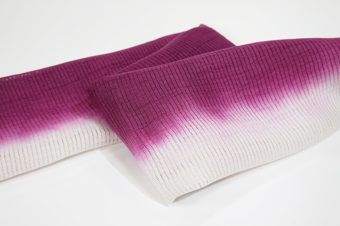 【襟の衿秀】本麻 絽 帯揚げ 二色ぼかし 紫×生成り【夏帯揚】 - きものKUREHA
