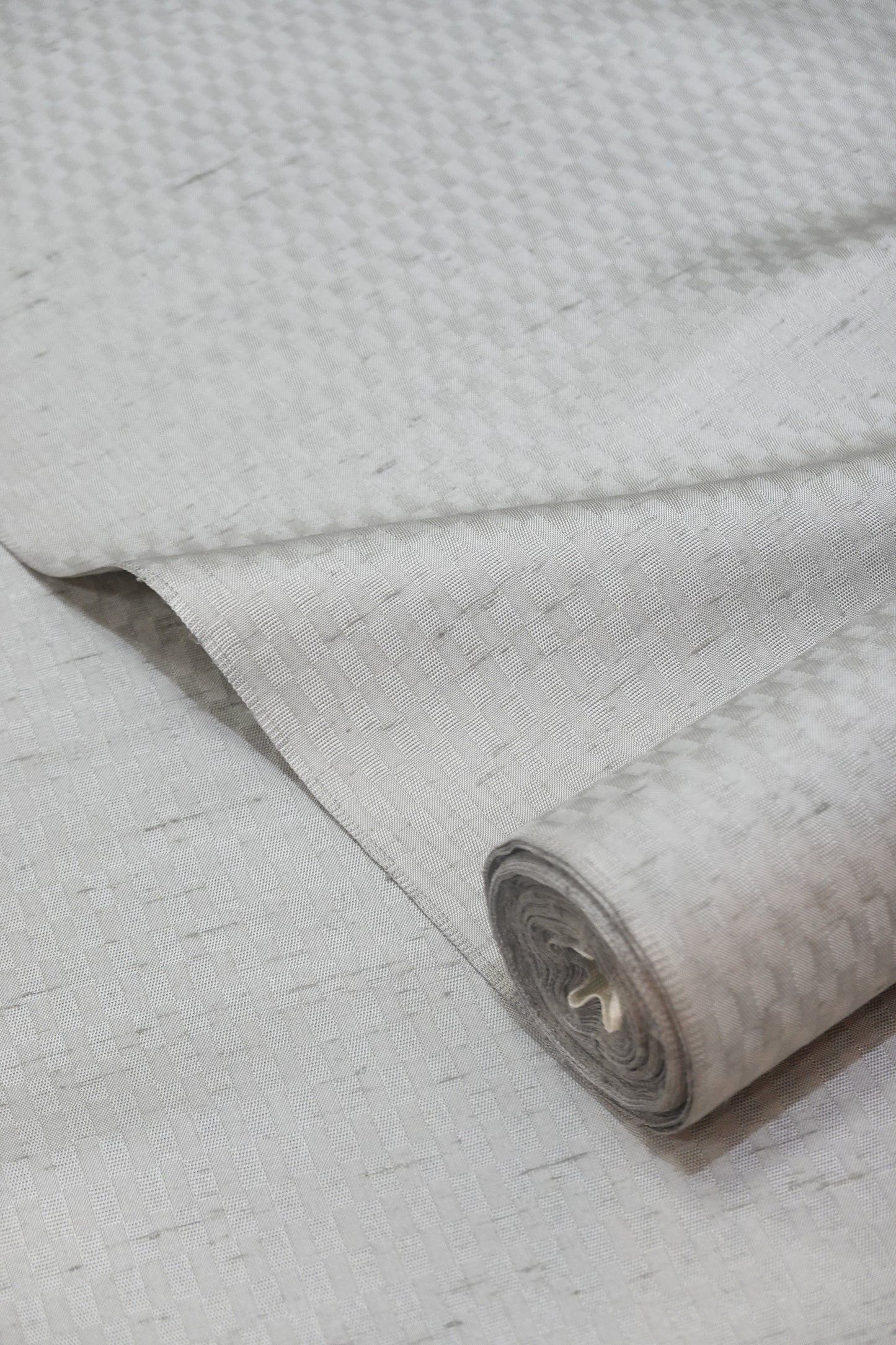 【白山工房】牛首紬 着尺 ‐ グレー花市松 無地