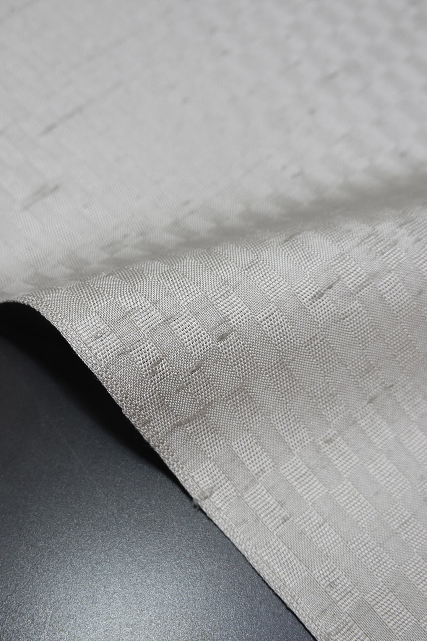 【白山工房】牛首紬 着尺 ‐ グレー花市松 無地