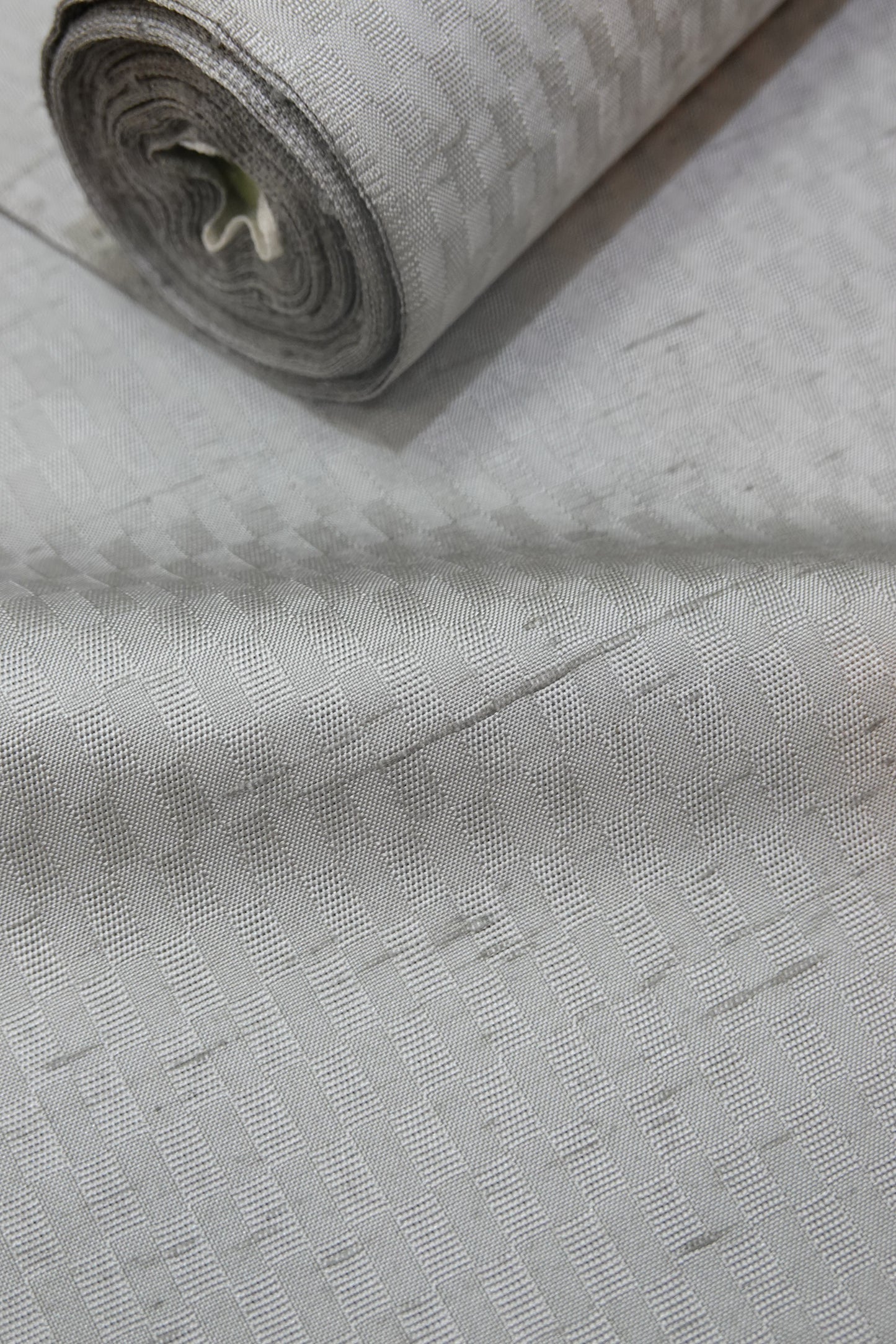 【白山工房】牛首紬 着尺 ‐ グレー花市松 無地