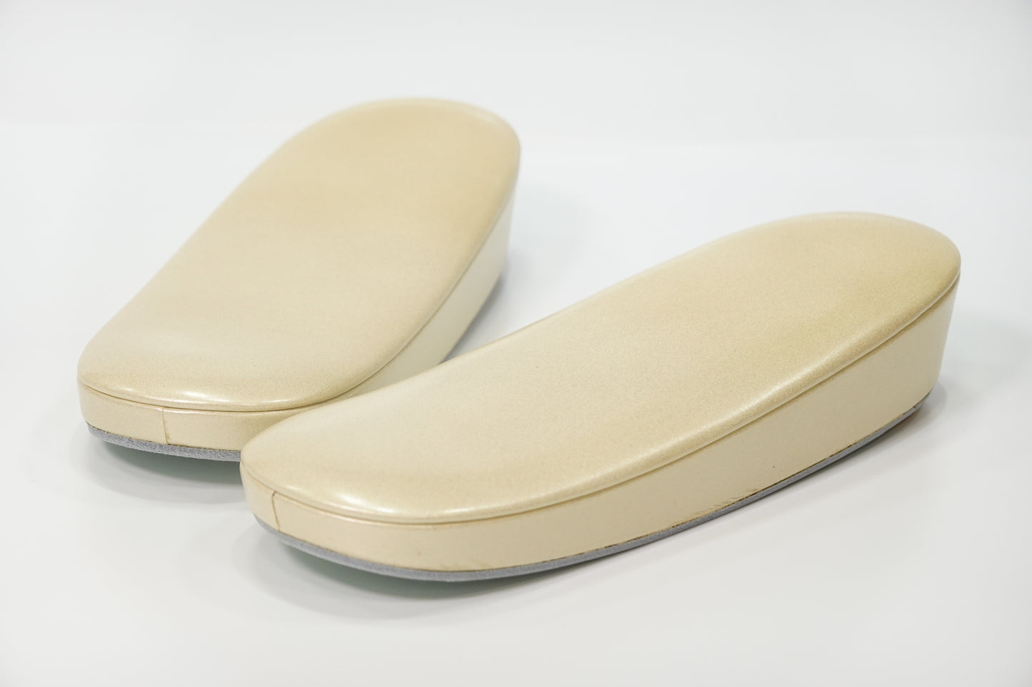 【衿秀】本革 草履台 小判形 クリーム〈草履台単品〉Mサイズ