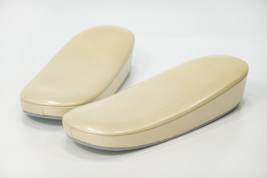 【衿秀】本革 草履台 小判形 クリーム〈草履台単品〉Mサイズ