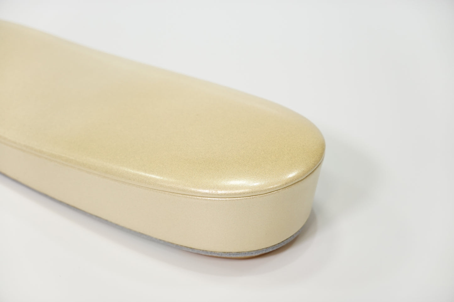 【衿秀】本革 草履台 小判形 クリーム〈草履台単品〉Mサイズ