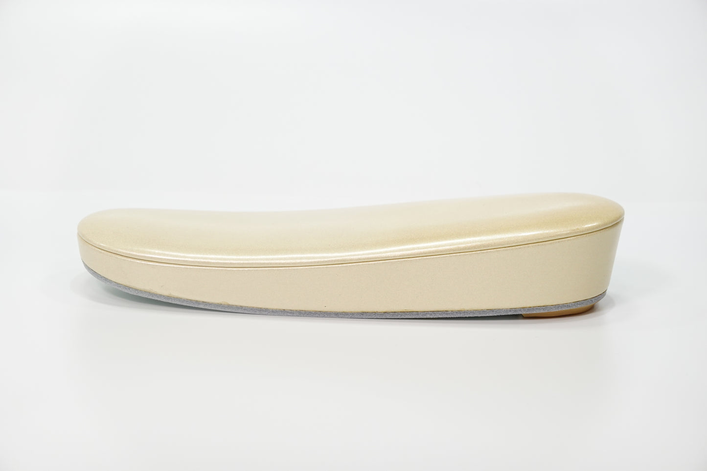 【衿秀】本革 草履台 小判形 クリーム〈草履台単品〉Mサイズ