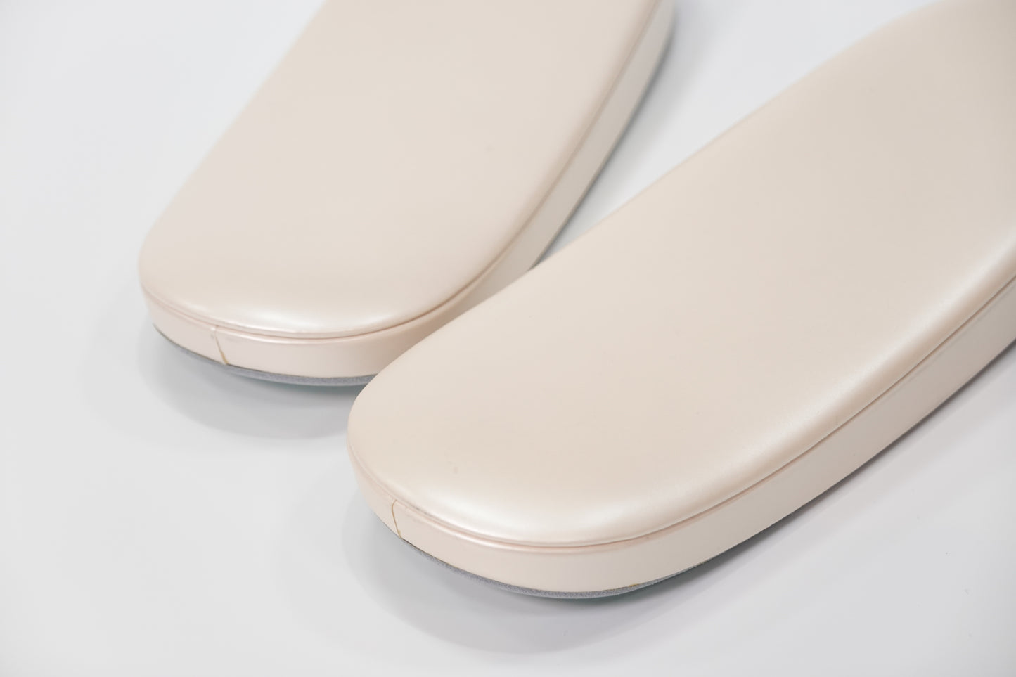 【衿秀】本革 草履台 小判形 さくら〈草履台単品〉Mサイズ