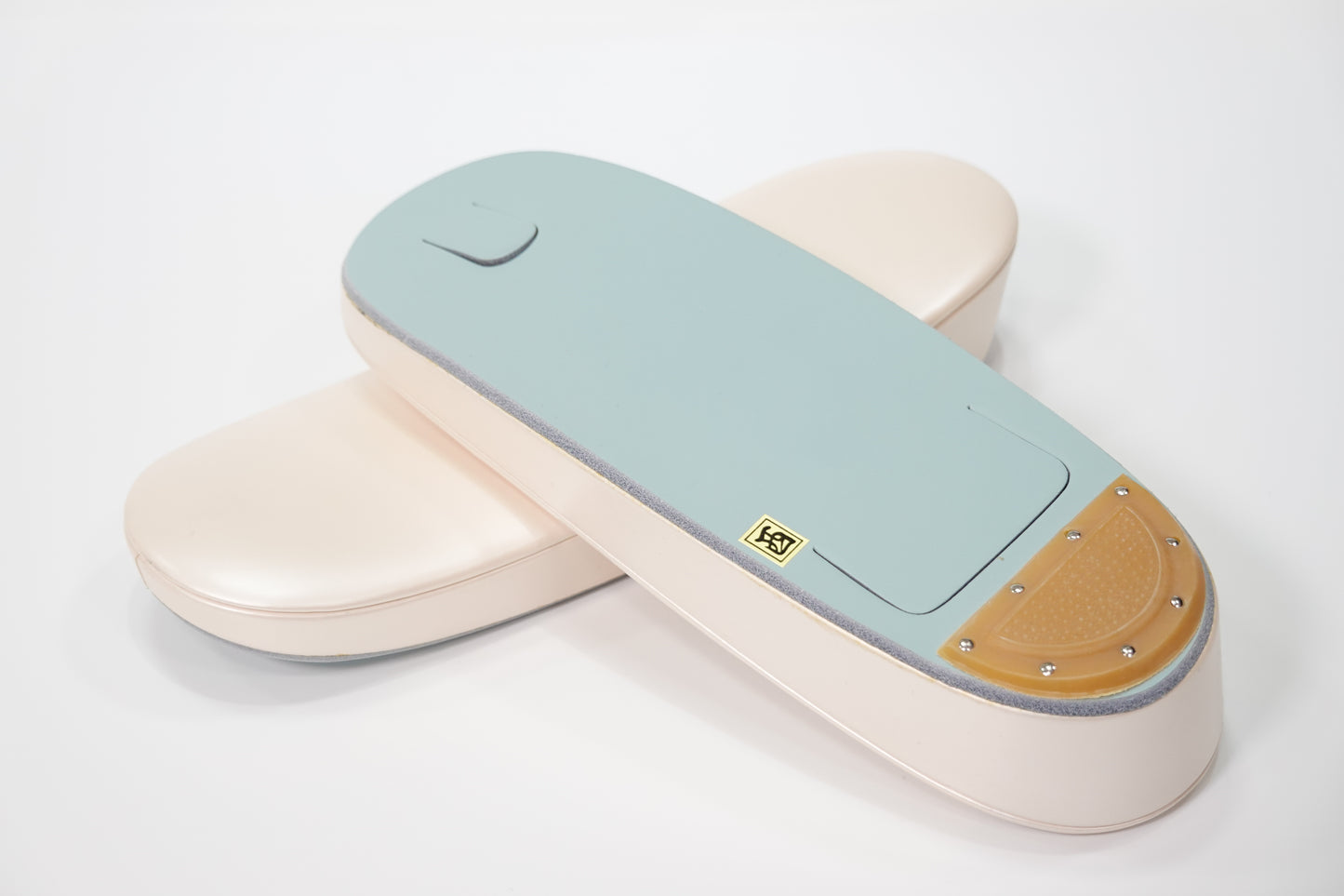 【衿秀】本革 草履台 小判形 さくら〈草履台単品〉Mサイズ