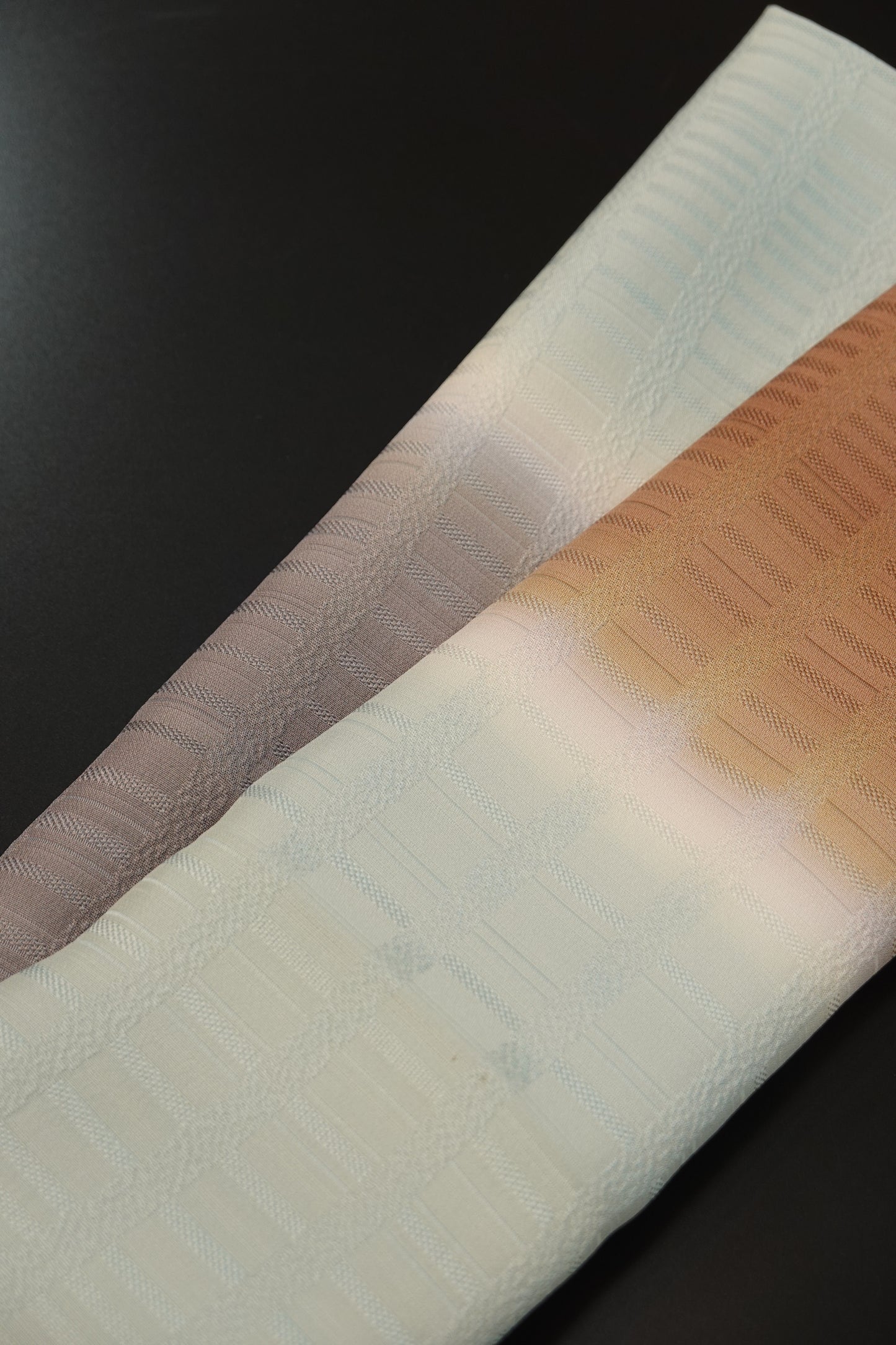 [Erihide Collar] Obiage (Sash) Karaori (Beige) with Pine Bark Diamond and Chrysanthemum Design