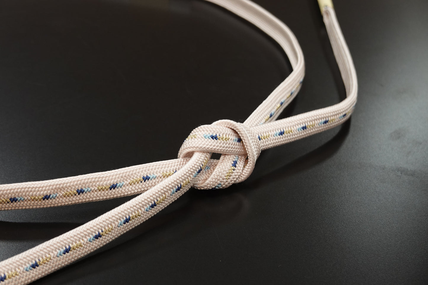 〈翠嵐工房〉帯締め 平組 中筋入り 薄桜