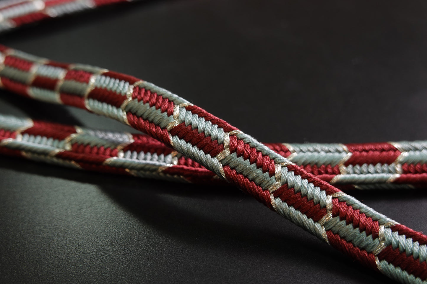 〈翠嵐工房〉帯締め 御岳組 市松 銀糸入り 臙脂 撚り房