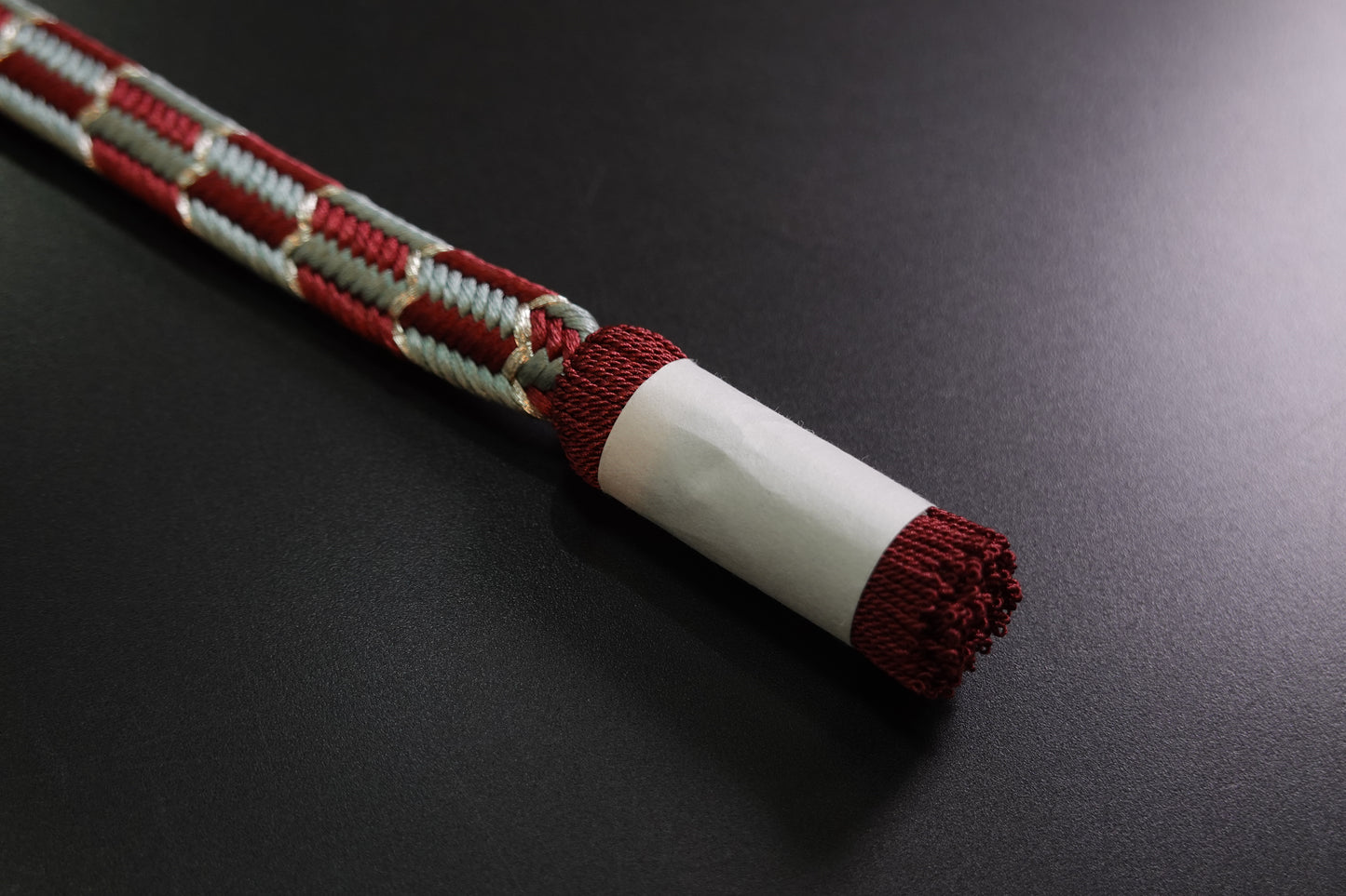 〈翠嵐工房〉帯締め 御岳組 市松 銀糸入り 臙脂 撚り房