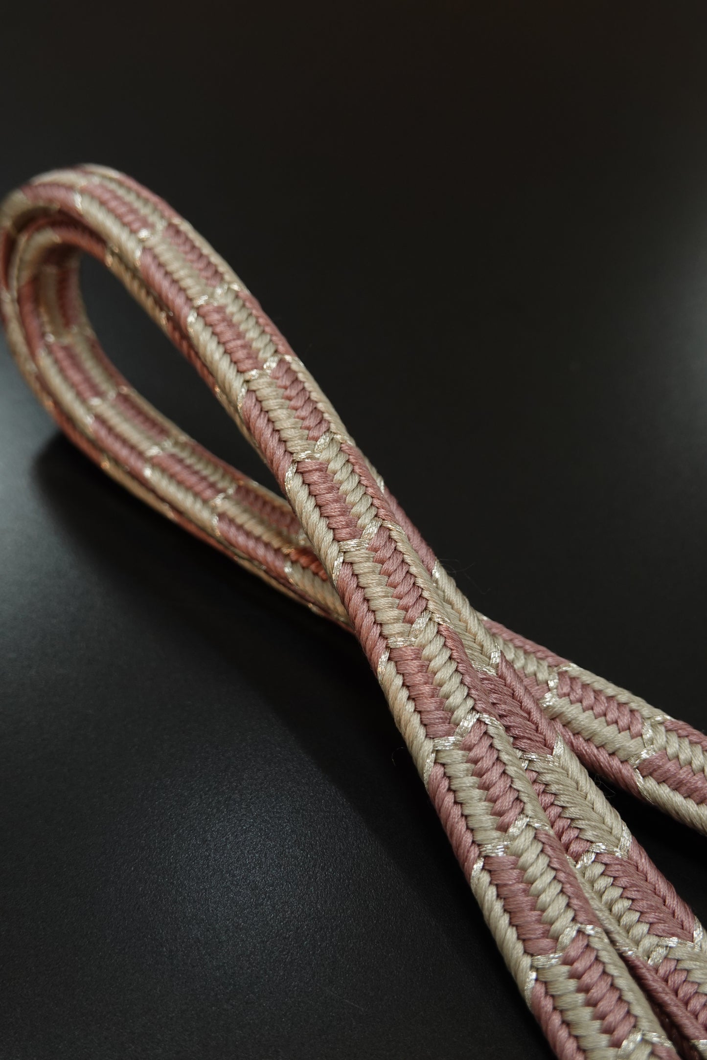 〈翠嵐工房〉帯締め 御岳組 市松 銀糸入り 紅藤色 撚り房