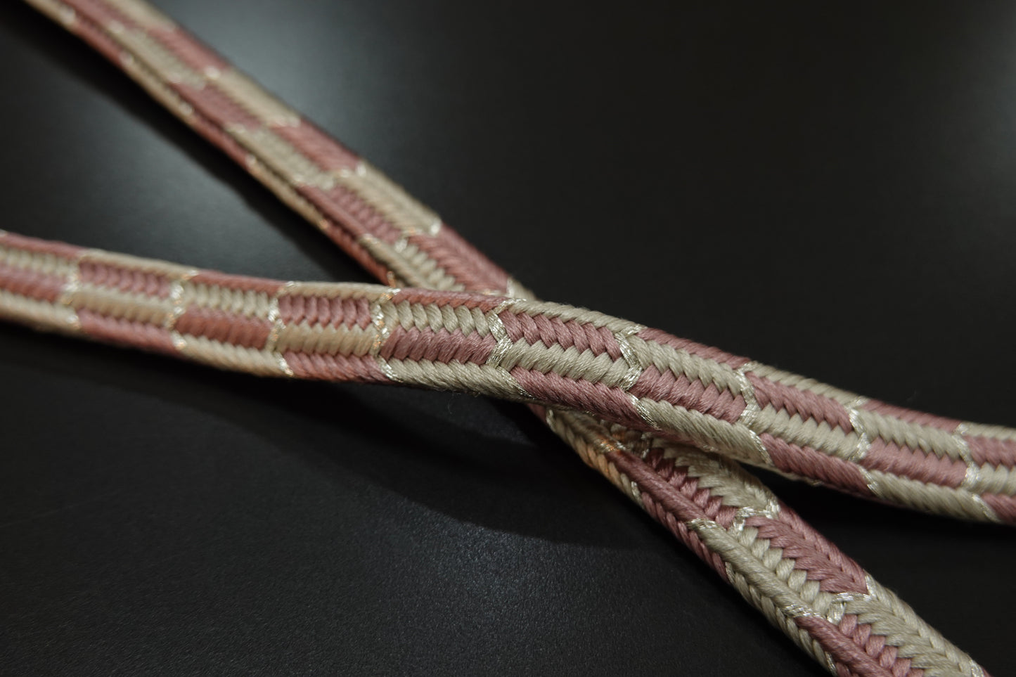 〈翠嵐工房〉帯締め 御岳組 市松 銀糸入り 紅藤色 撚り房