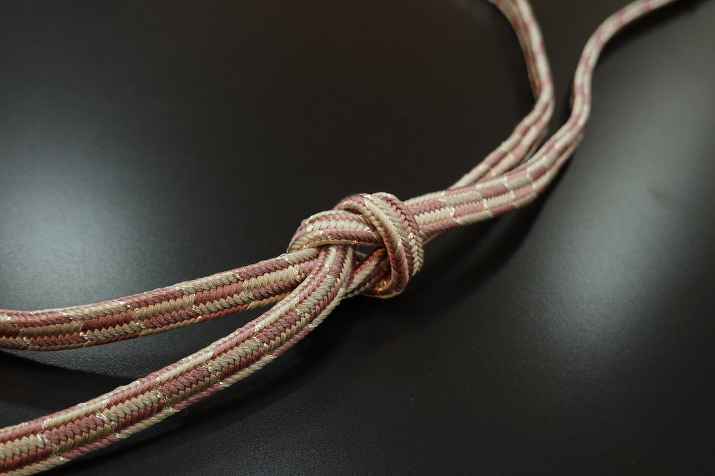 〈翠嵐工房〉帯締め 御岳組 市松 銀糸入り 紅藤色 撚り房