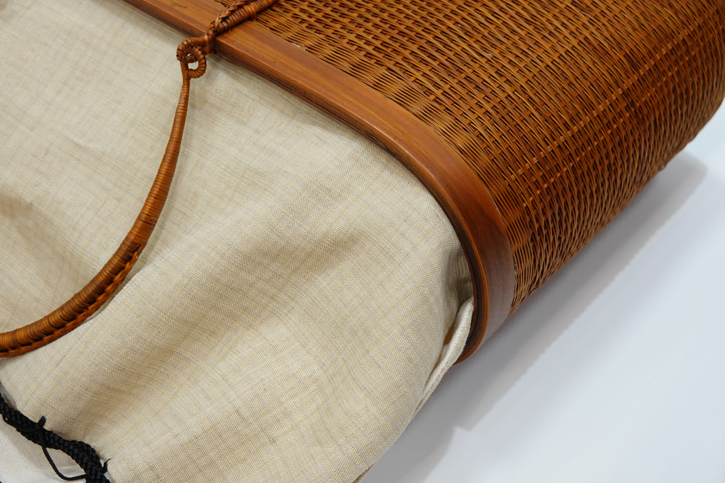 【KOMKRIT工房】タイ王室御用達 竹工藝 籠バッグ 茶×生成り麻〈SACRA〉