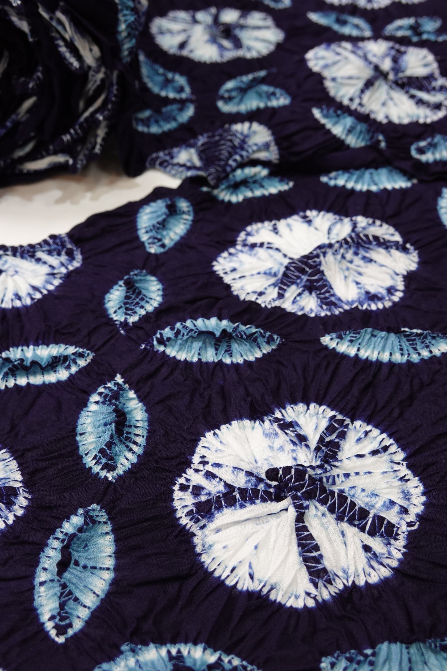 [Crafts tie-dyeing] Arimatsu tie-dyeing Yukata fabric, Shippo Boro flower pattern, navy blue [Traditional craft, Arimatsu Narumi tie-dyeing]
