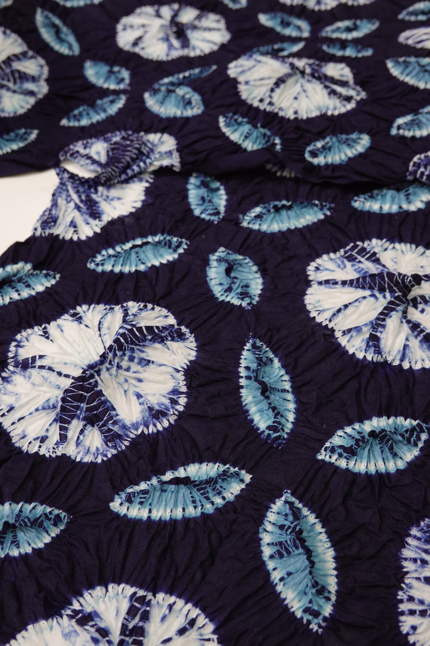 [Crafts tie-dyeing] Arimatsu tie-dyeing Yukata fabric, Shippo Boro flower pattern, navy blue [Traditional craft, Arimatsu Narumi tie-dyeing]