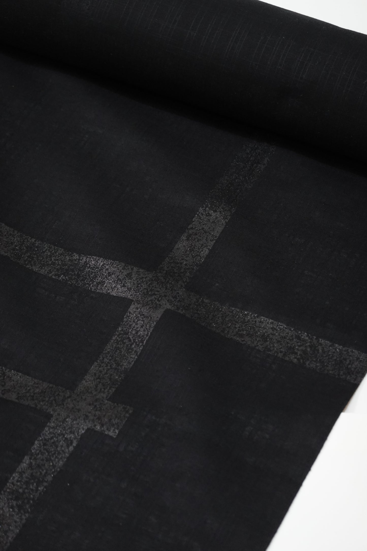 [Hondaya Genbei] Yukata Fabric "Ripped Grid" Black with Black Lacquer (Cotton and Linen)