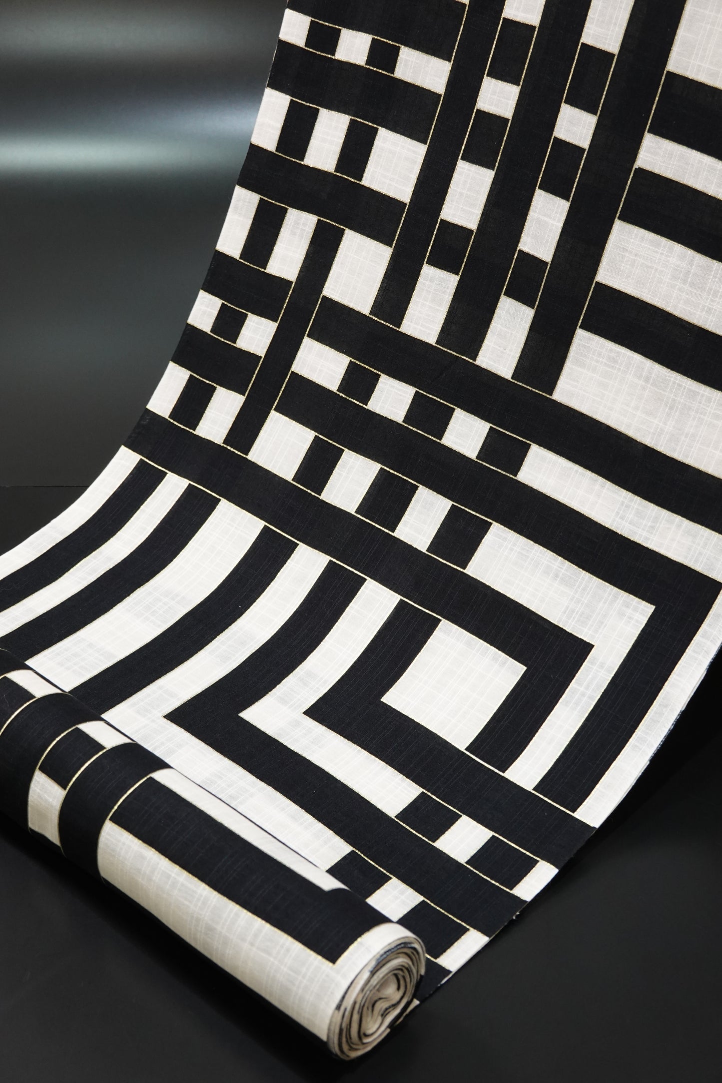 【誉田屋源兵衛】浴衣地『喜左エ門』白地に黒〈綿 麻〉