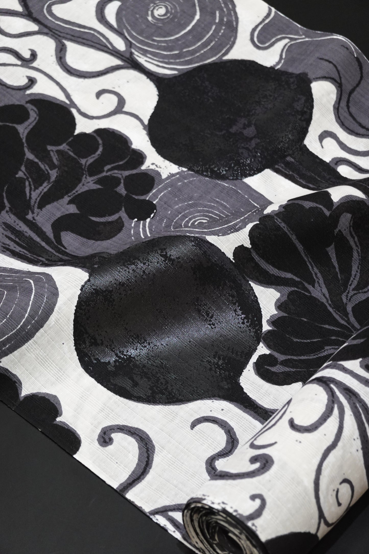 [Kodaya Genbei] Yukata Fabric "Goddess Demeter" Black and White/Black Lacquer (Cotton and Linen)