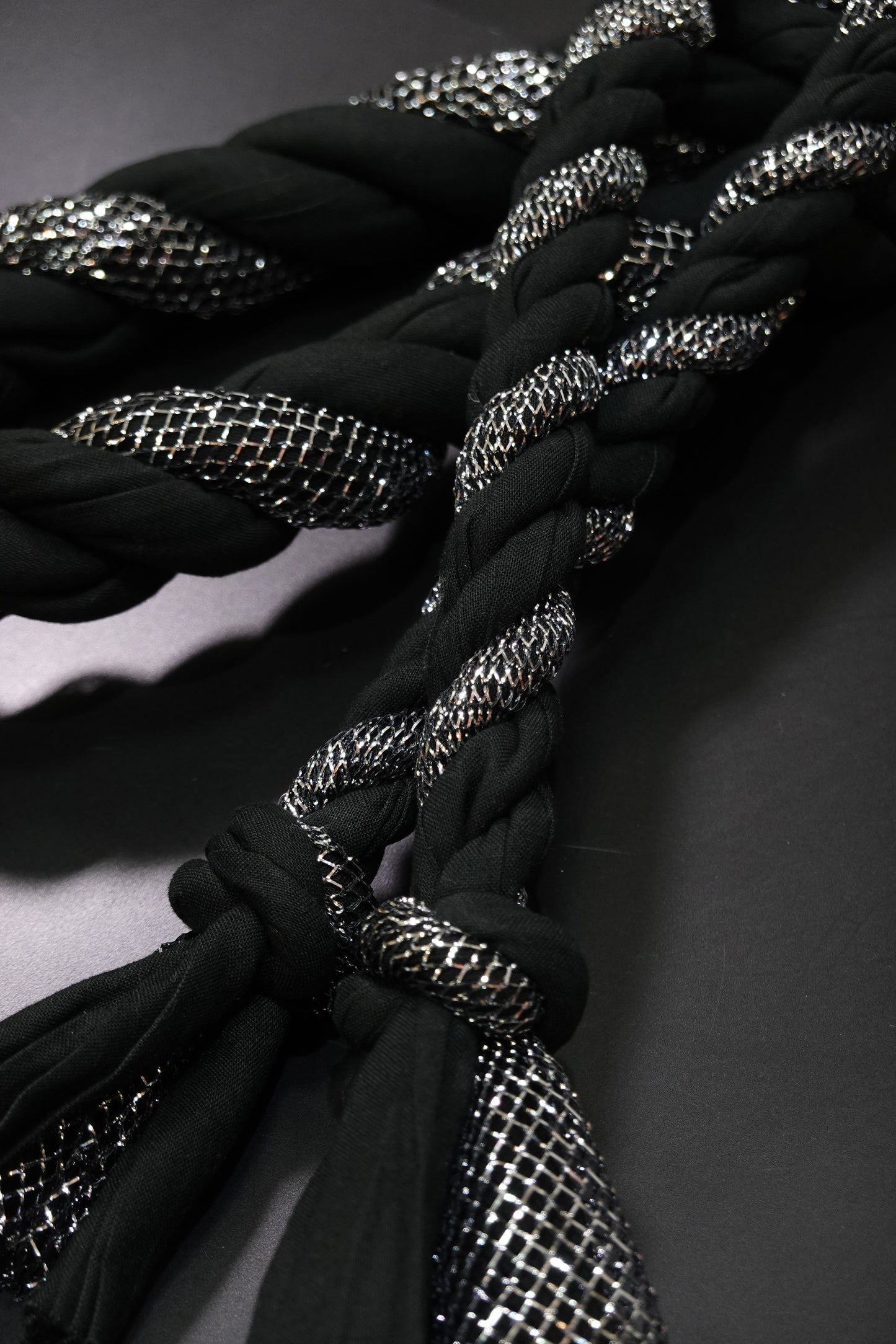 【誉田屋源兵衛】縄帯 黒/黒銀ラメ