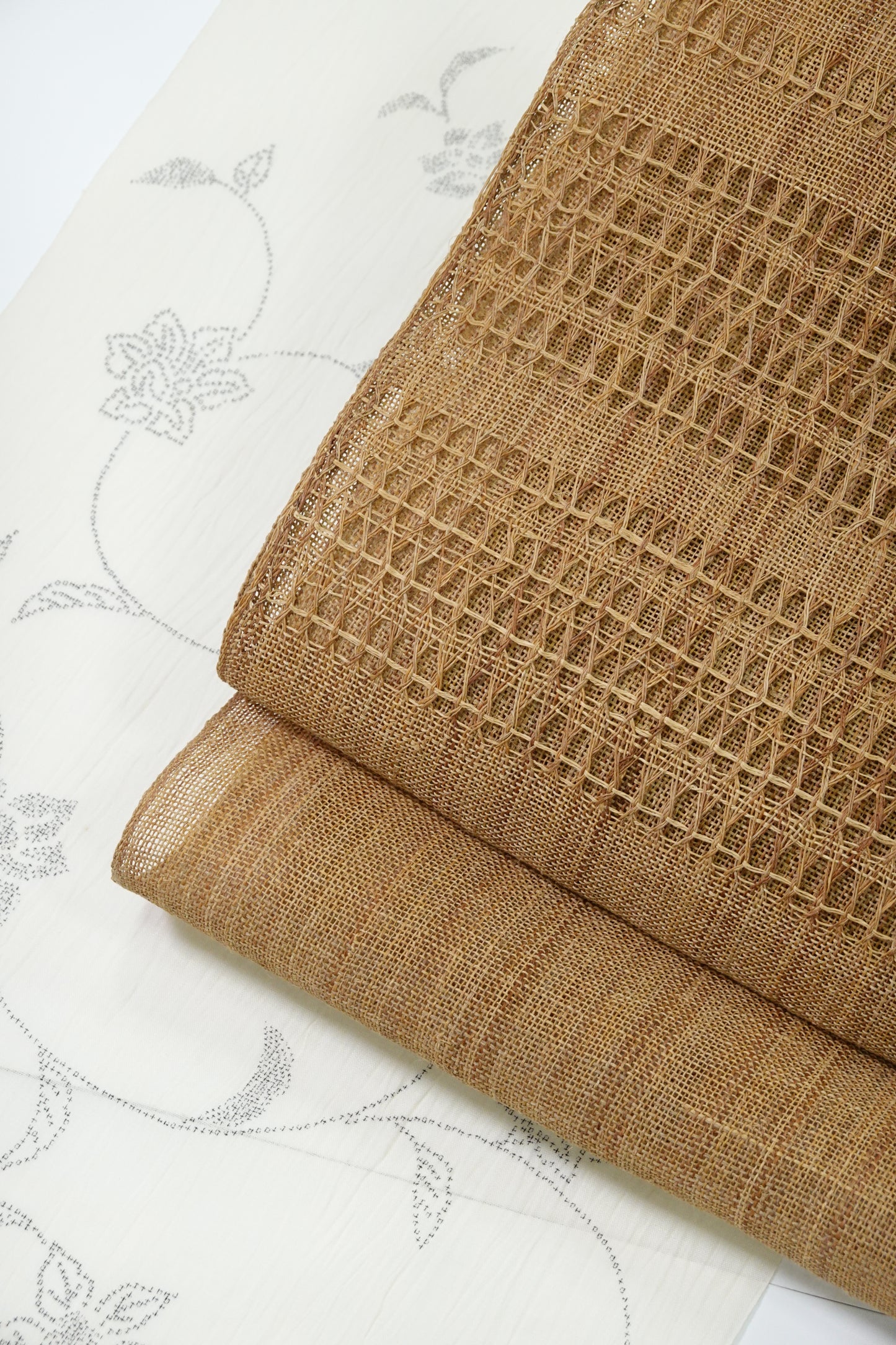 Natural Fabric: Kudzu Fabric, 8-inch Nagoya Obi, Light Gray Wisteria [Katsuaki Odashima]