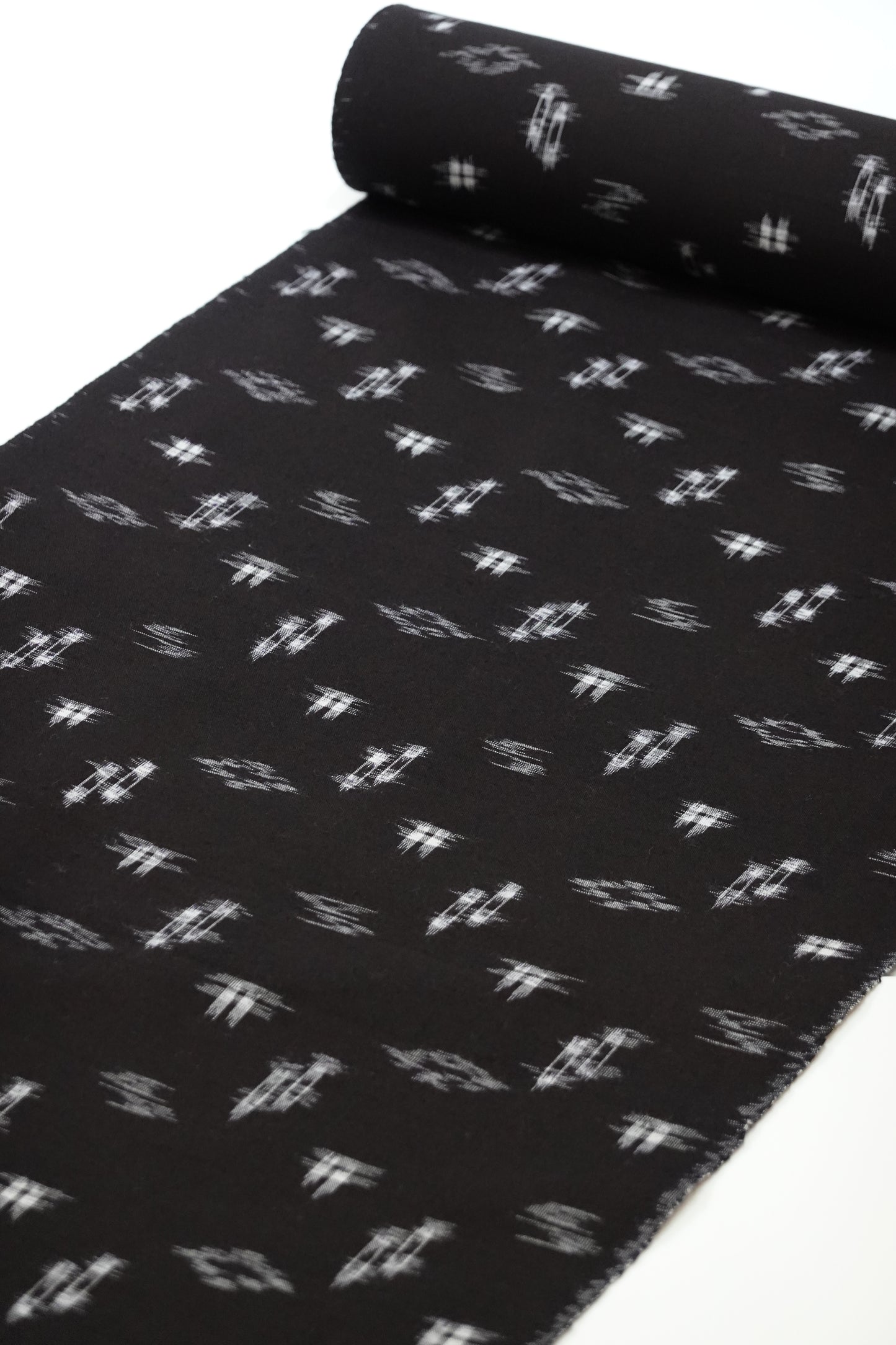 [Sakata Textiles] Kurume Kasuri Kimono Fabric, Square with Diamond Pattern, Black (Cotton Kimono) 