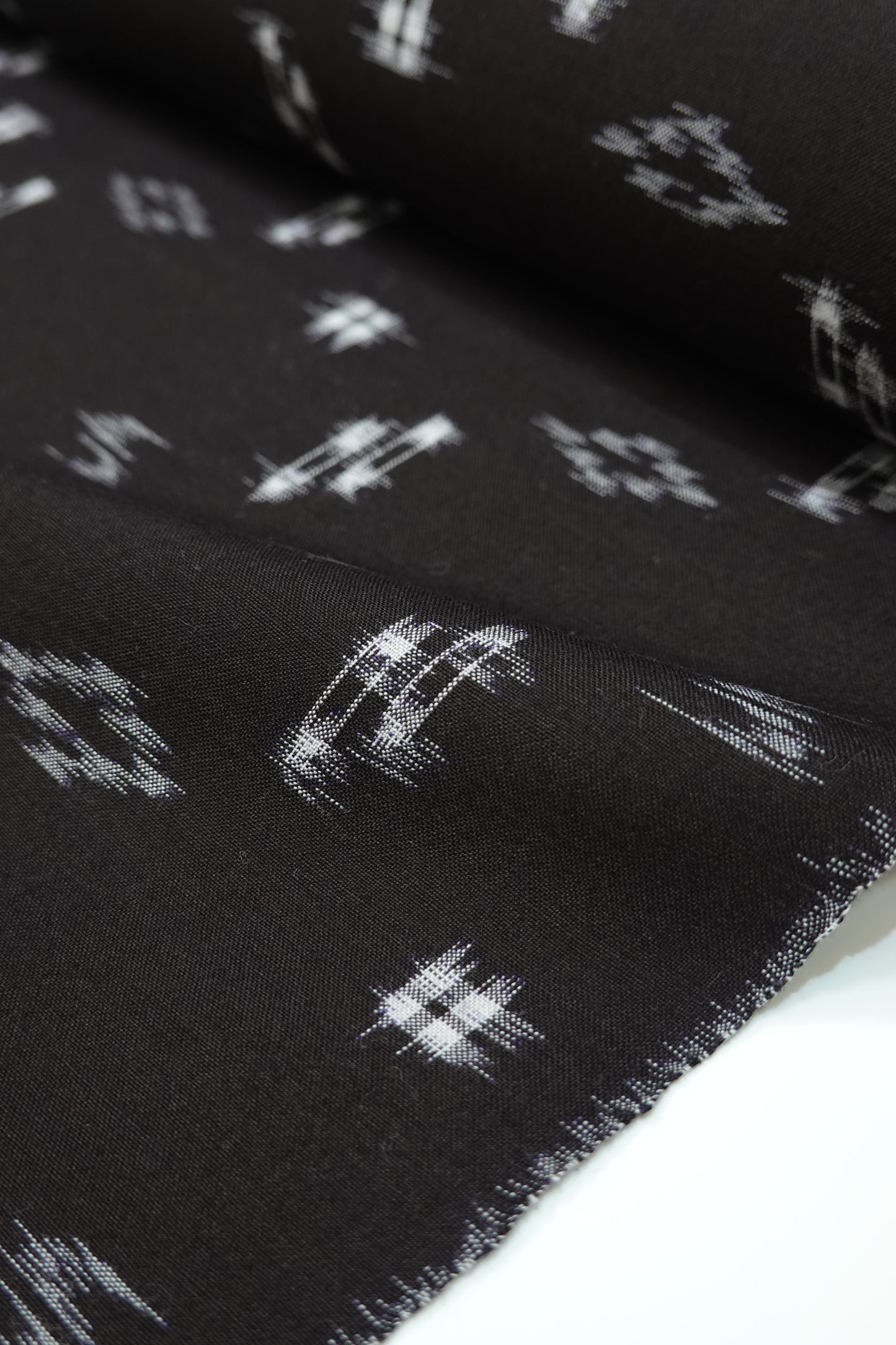 [Sakata Textiles] Kurume Kasuri Kimono Fabric, Square with Diamond Pattern, Black (Cotton Kimono) 