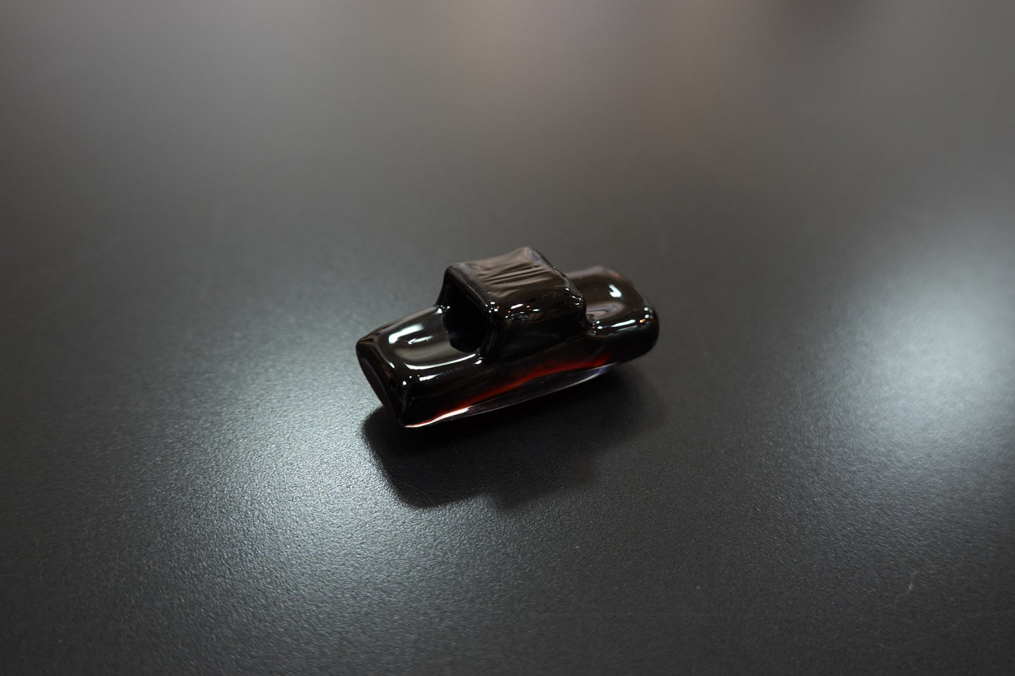 〈れん〉帯留め ソーダガラス 長方形 赤 (二分紐仕様)