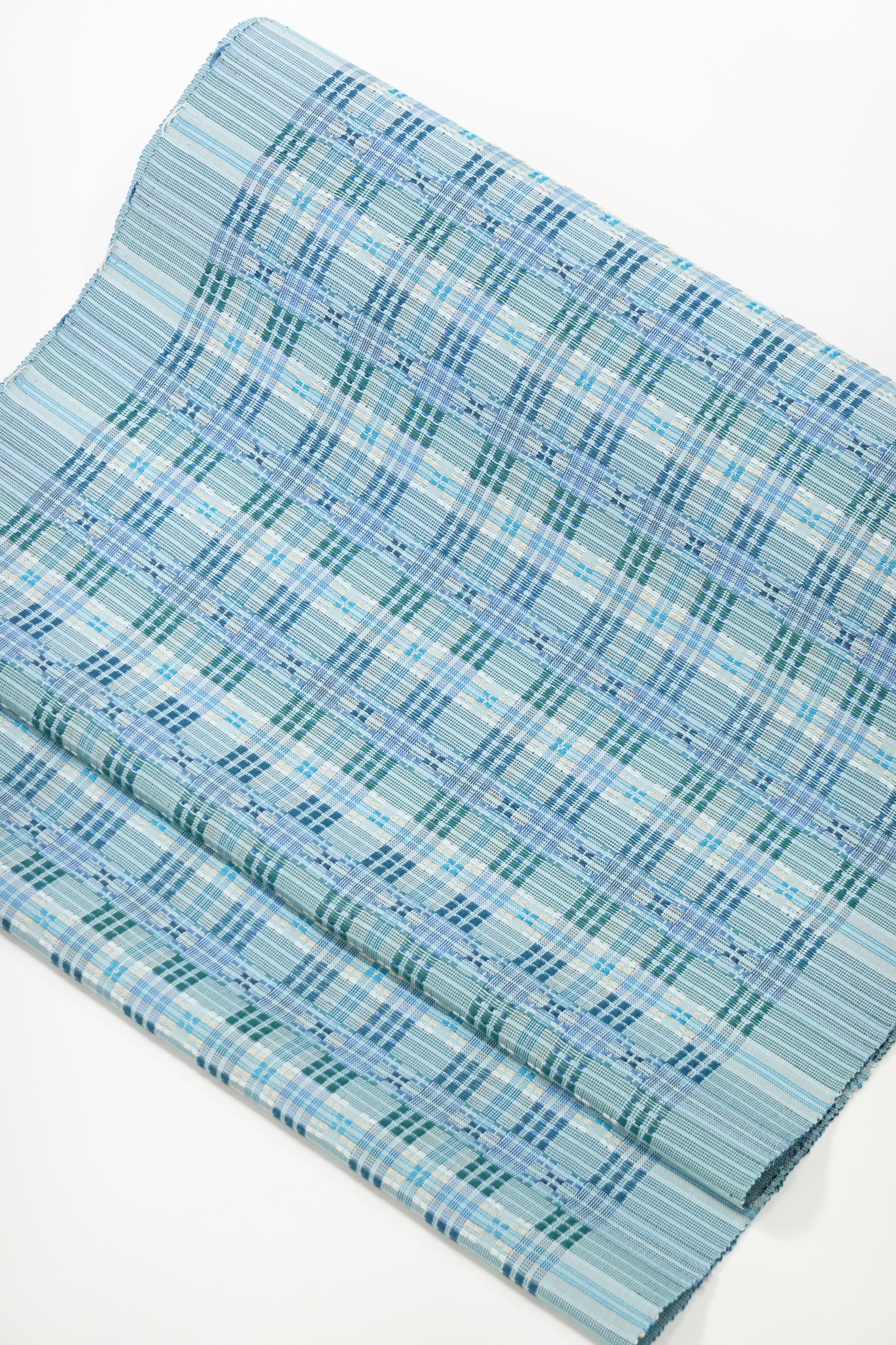 平和屋着物○「美しいキモノ」お馴染みのメーカー となみ織物 六通柄