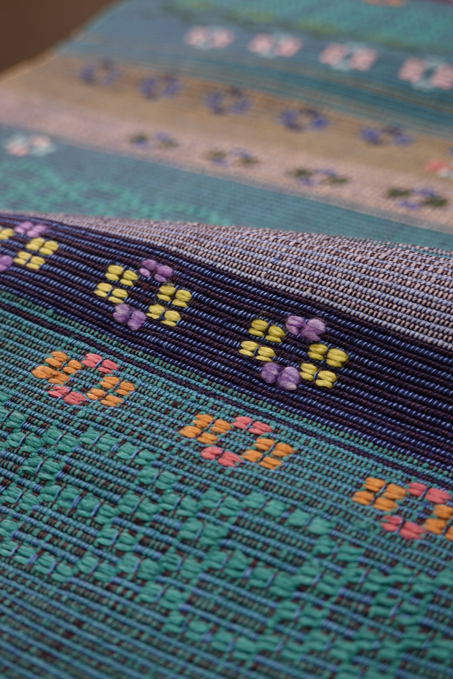 [Masa Akiyama] Flower-woven 8-inch Nagoya Obi [Te-tsumugi with twill weave] 