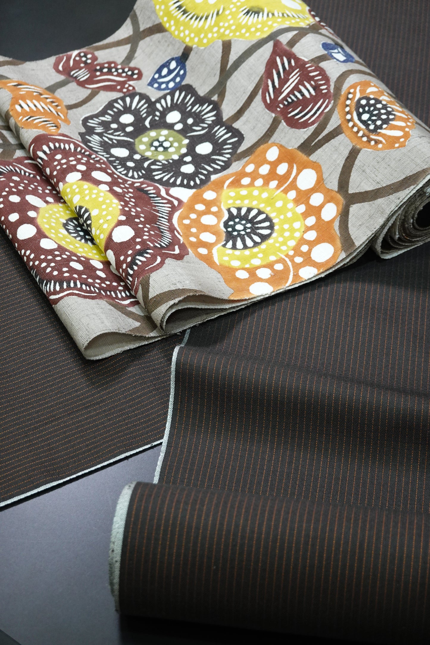 【黒黄八】本場黄八丈 着尺 綾織”まるまなこ” 黒 鳶【西條吉広／原希】 ※お仕立代込み価格