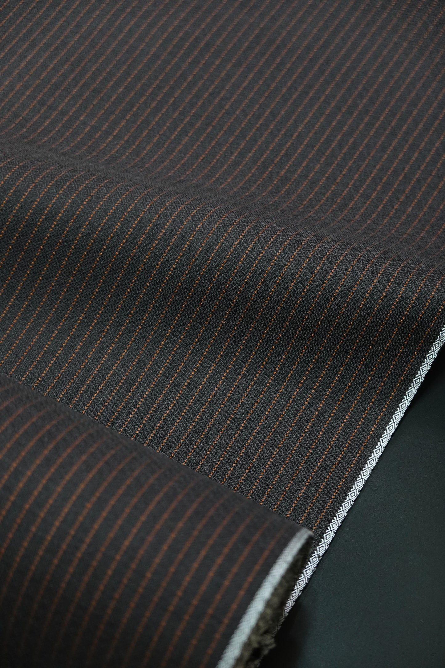 【黒黄八】本場黄八丈 着尺 綾織”まるまなこ” 黒 鳶【西條吉広／原希】 ※お仕立代込み価格