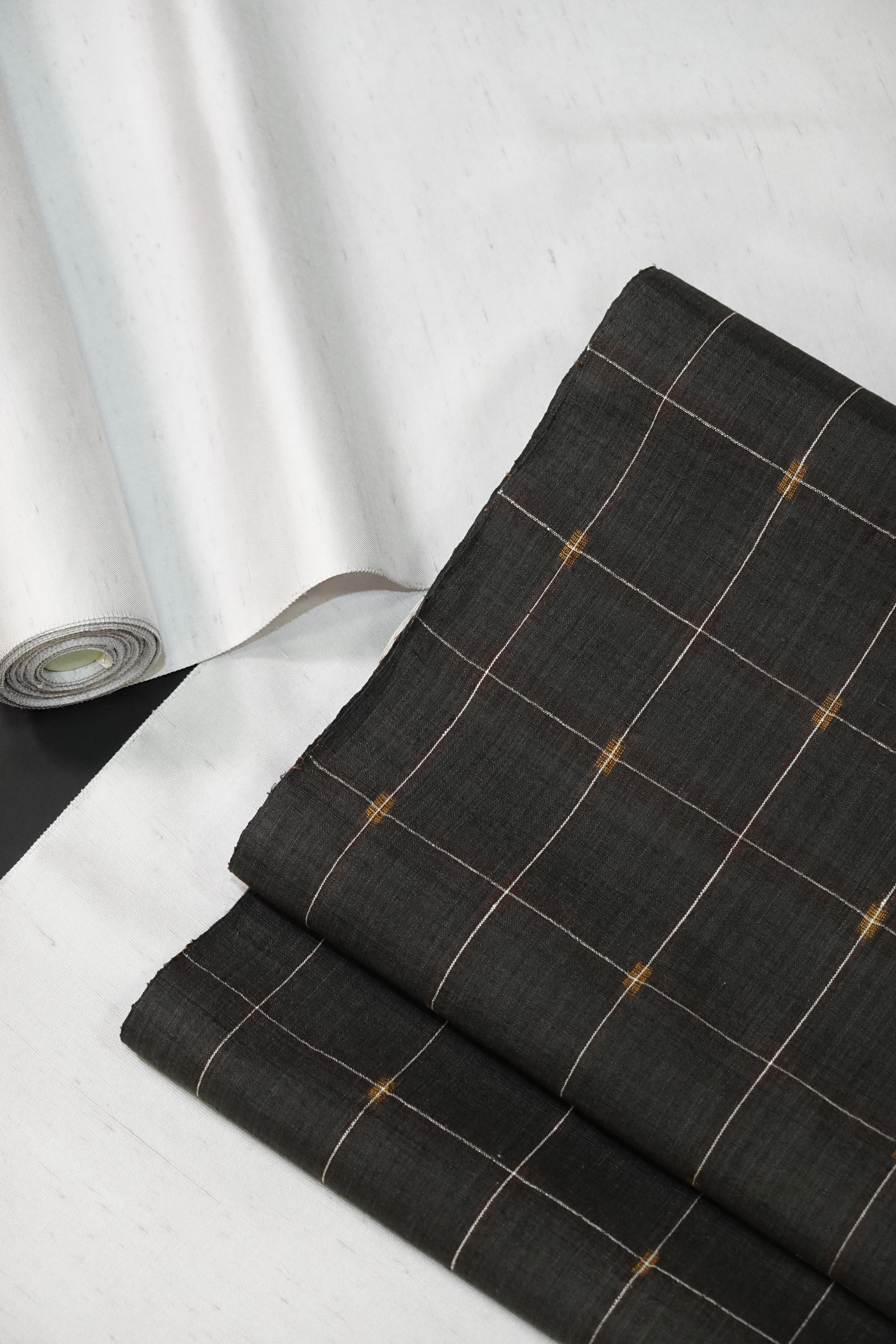 牛首紬 グレー 白山工房】牛首紬 ‐ グレー無地【伝統的工芸品】 – きものKUREHA