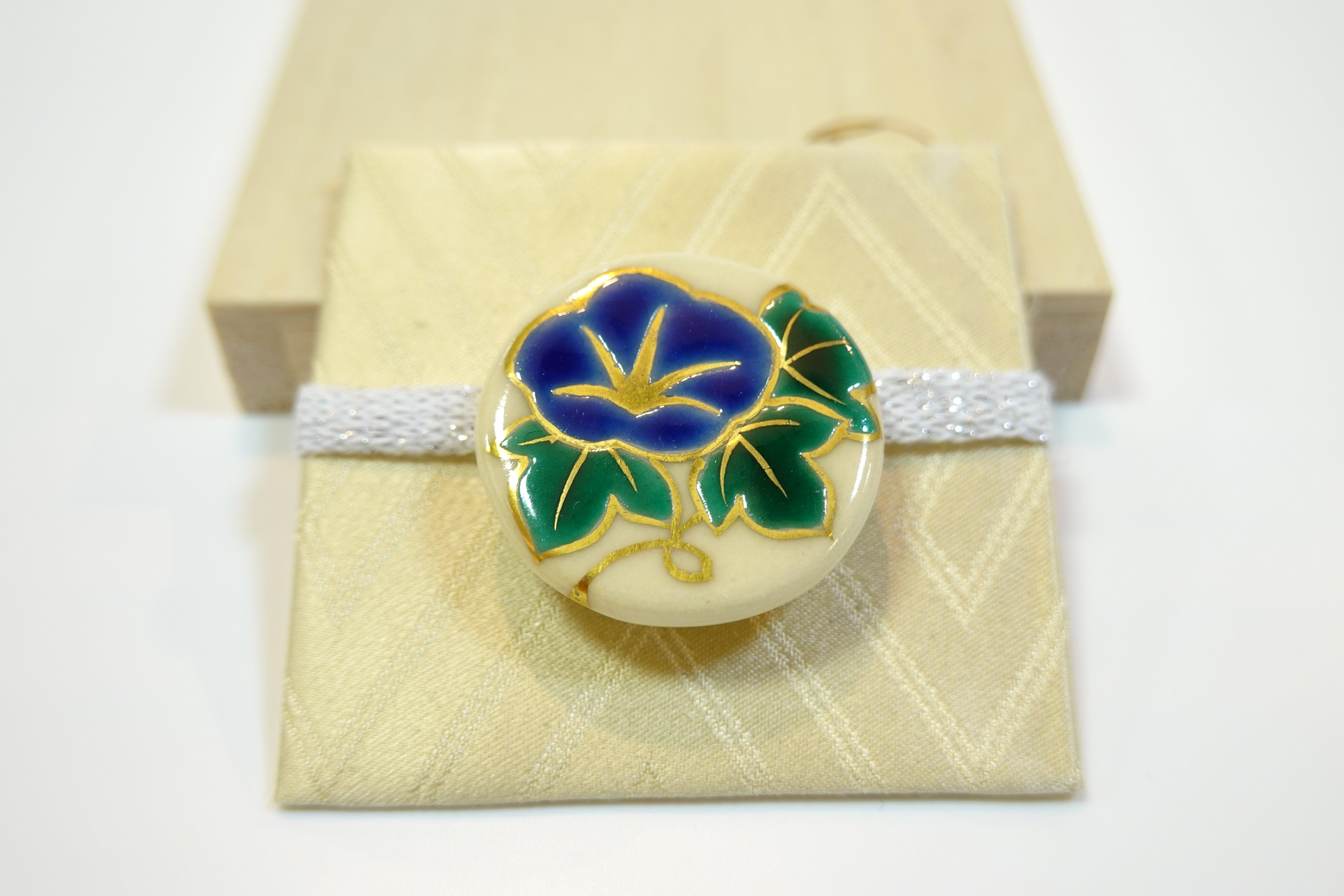 召しませ花】陶器の帯留 ‐朝顔- 【北村千絵】 – きものKUREHA