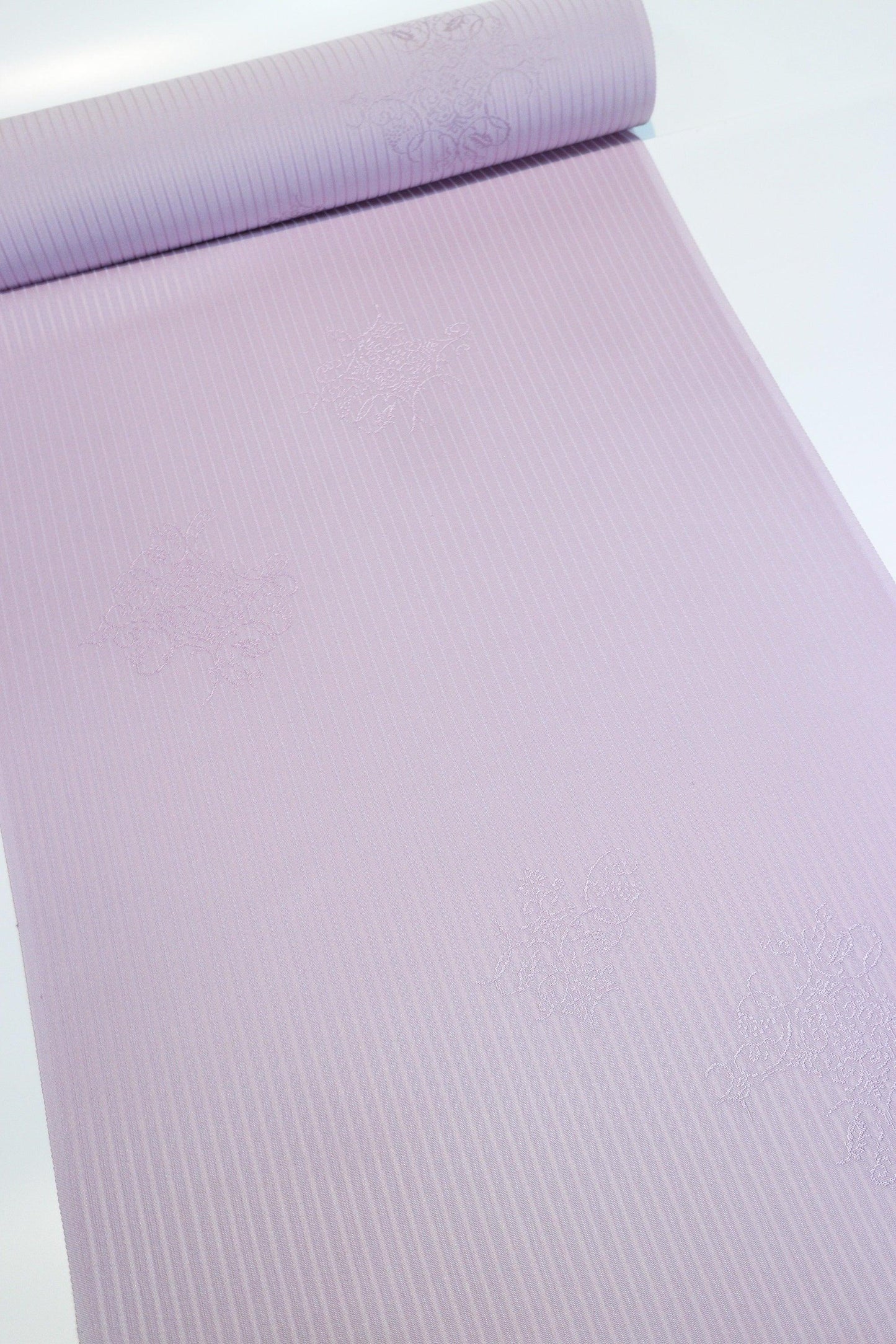 【hibicolle】正絹 小紋「流水花」 紫苑色 紋意匠【ヒビコレ】 - きものKUREHA